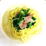 青菜とベーコンのクリームパスタ