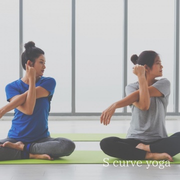 浅草 エス カーブ ヨガ（S curve yoga）